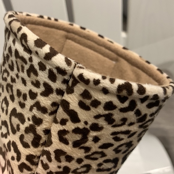 Leopard print cup cozy - Picture 2 of 2